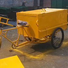 城市动脉的守护者 垃圾车与油罐车的双重奏